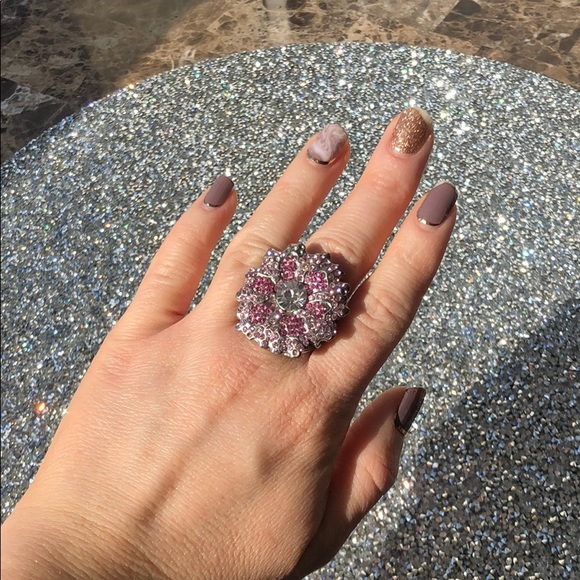 Pink Rhinestone Flower ring 🌺 - Picture 3 of 6